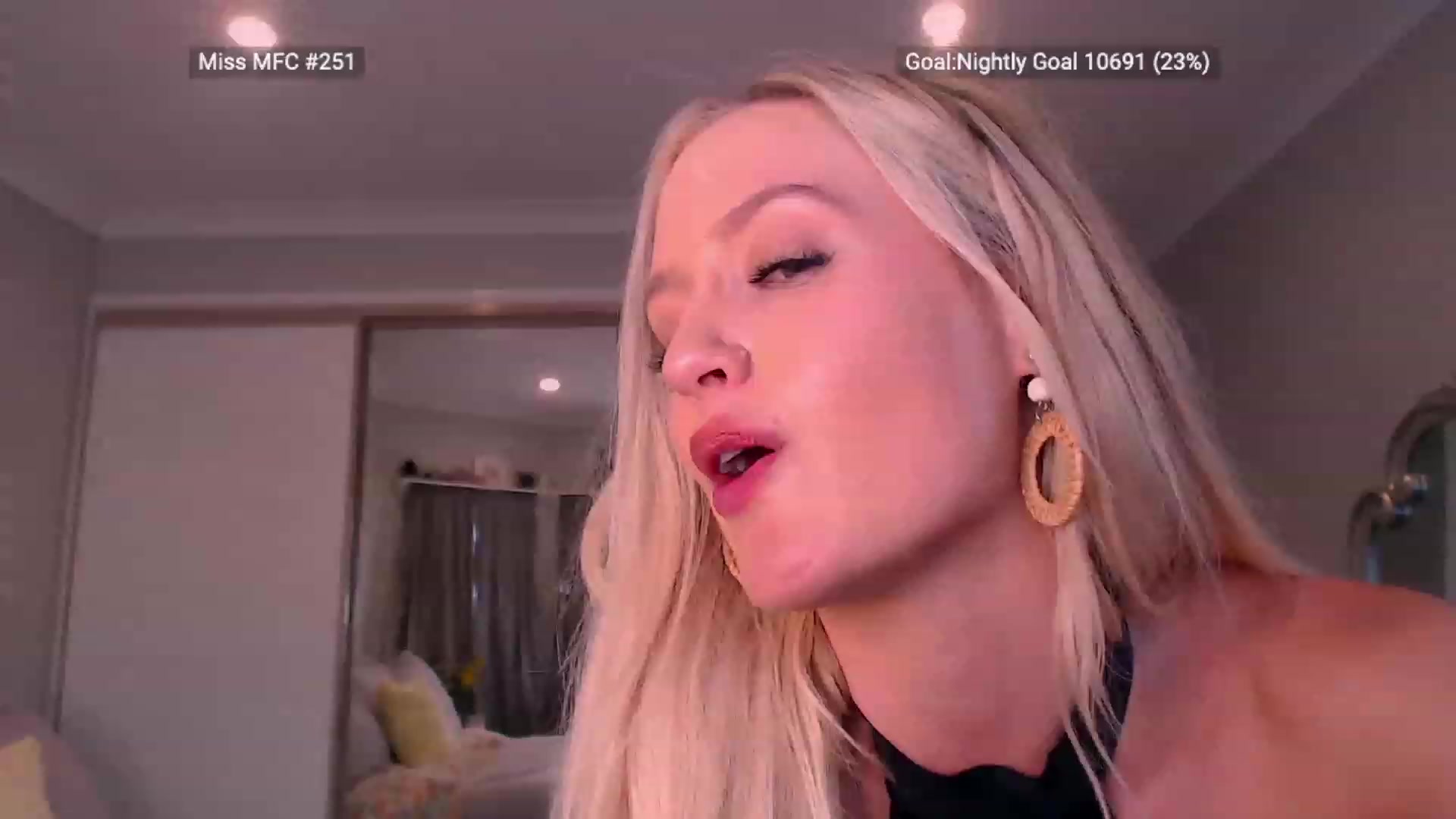 Gallery image thumbnail from OhTiffany's myfreecams stream on, 09/21/2023, 05:53 image 8 of 20