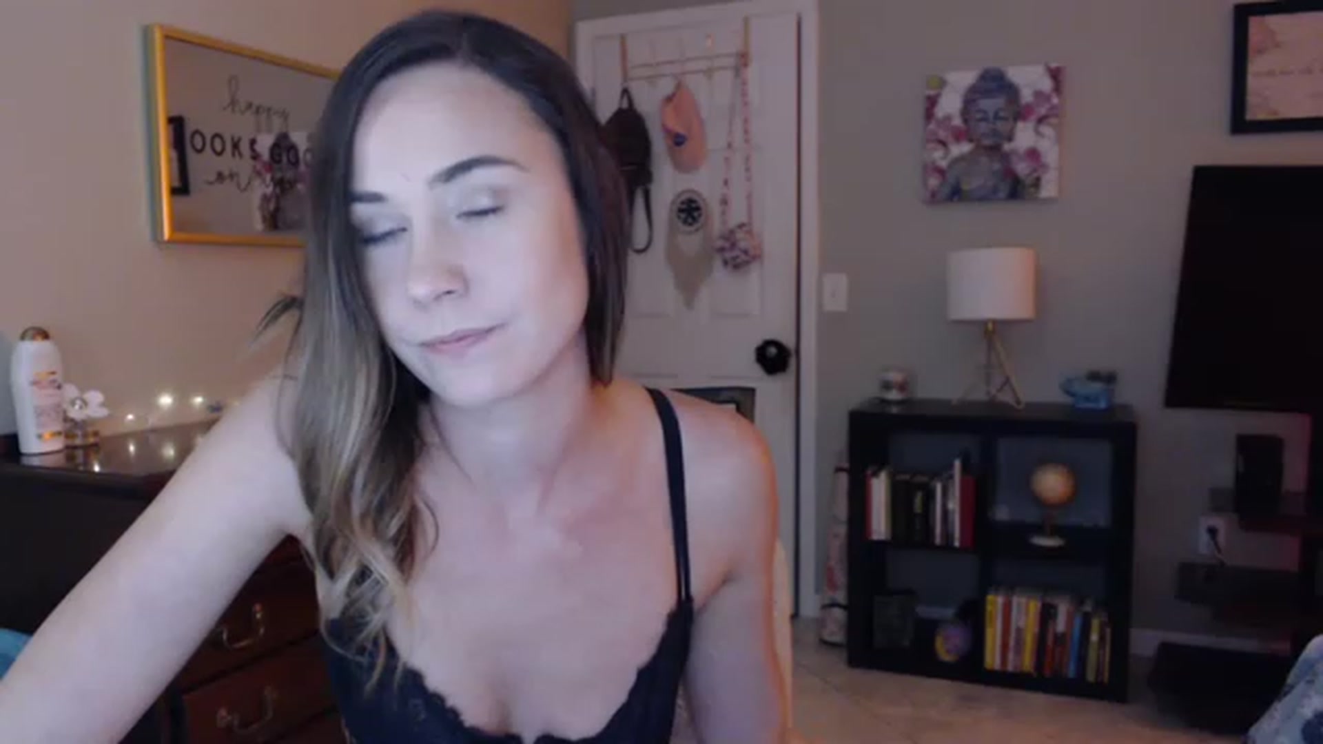 Gallery image thumbnail from OhYesCeleste's myfreecams stream on, 12/18/2022, 09:49 image 2 of 20