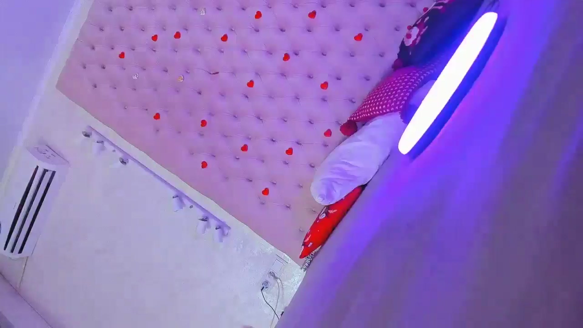 Gallery image thumbnail from OhYesKris's myfreecams stream on, 02/03/2025, 15:25 image 10 of 20