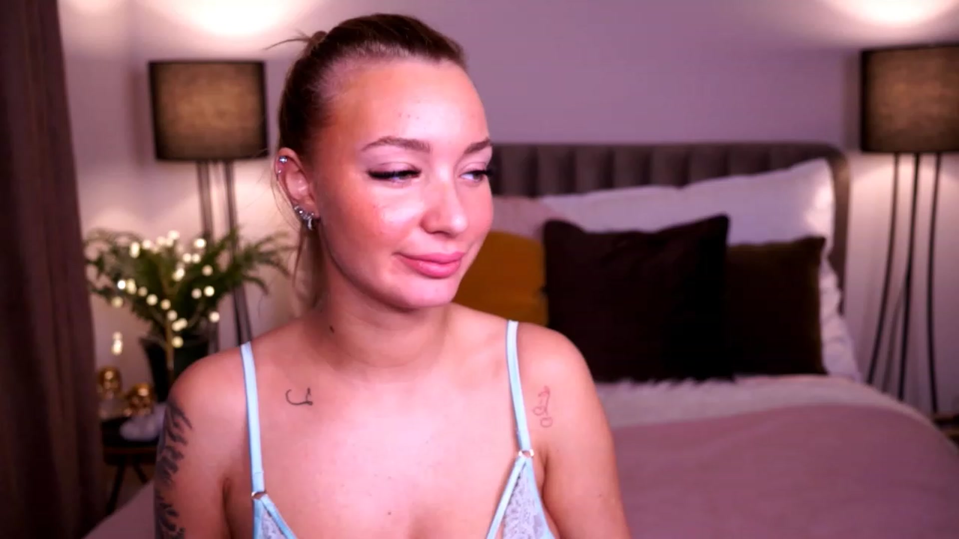Gallery image thumbnail from Oh_Honey_Baby's myfreecams stream on, 02/24/2023, 22:33 image 7 of 20