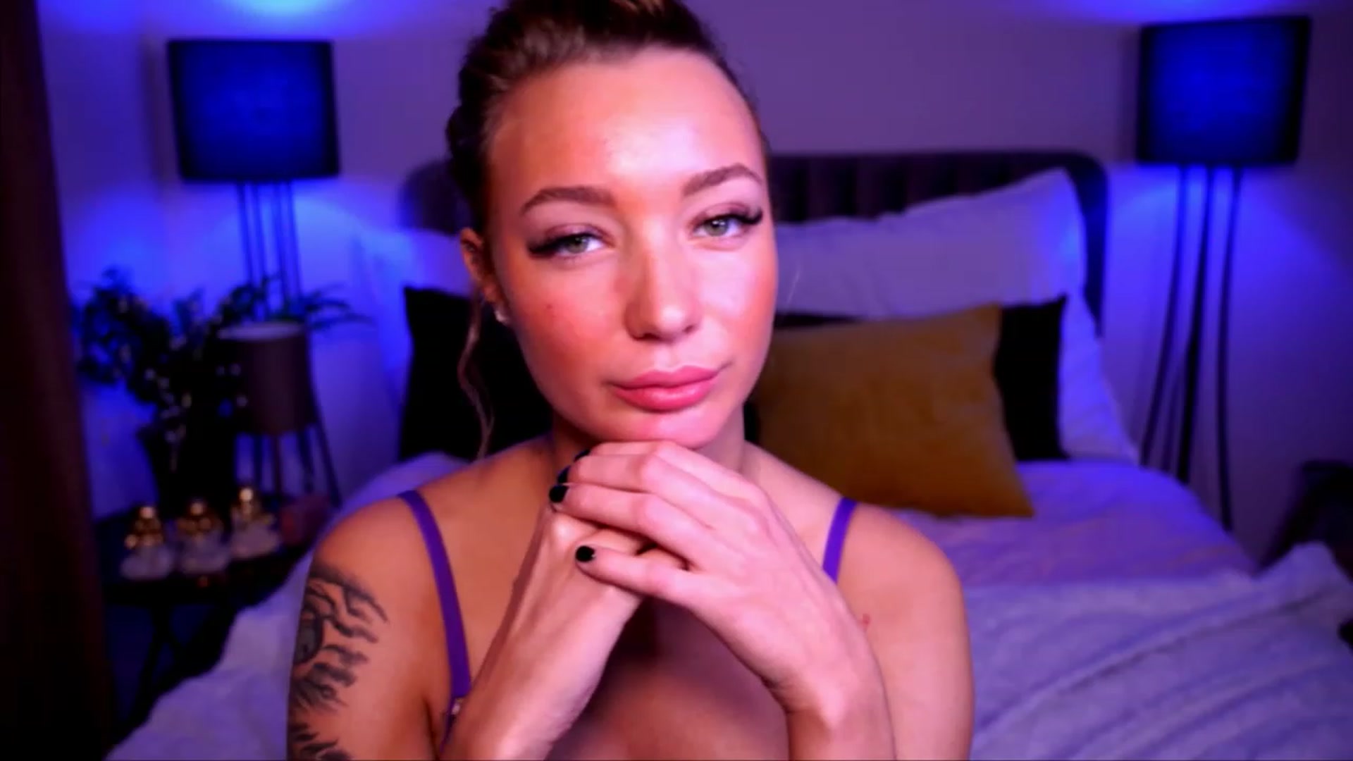 Gallery image thumbnail from Oh_Honey_Baby's myfreecams stream on, 03/04/2023, 15:35 image 12 of 20