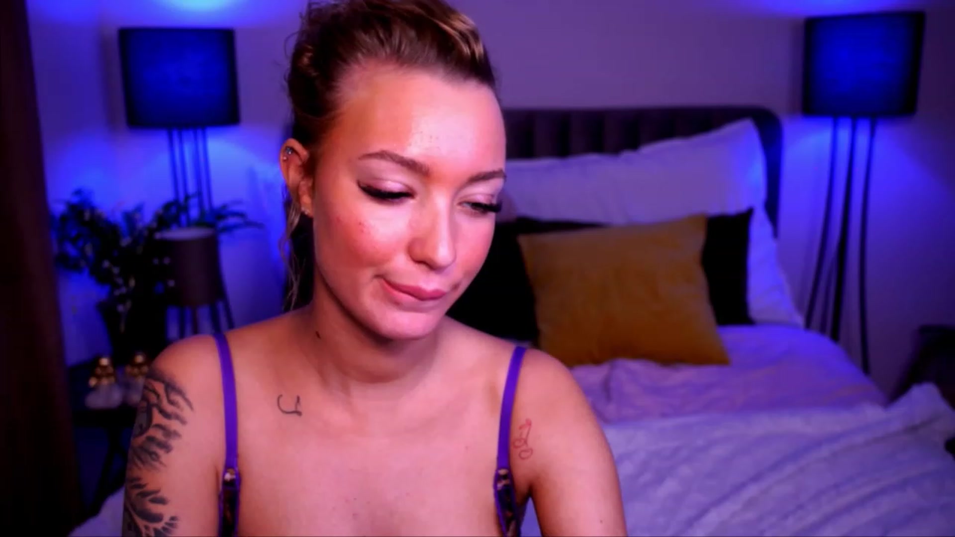Gallery image thumbnail from Oh_Honey_Baby's myfreecams stream on, 03/04/2023, 15:35 image 16 of 20