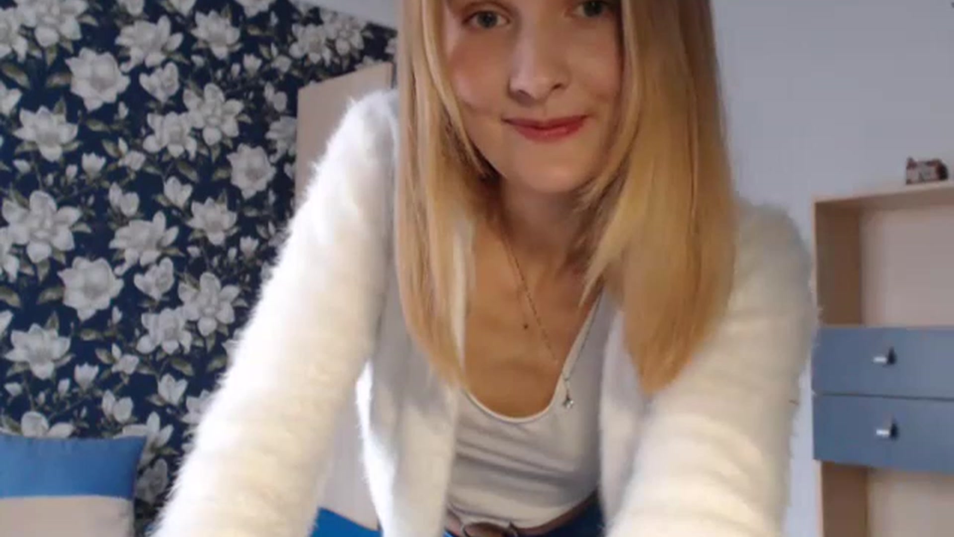 Gallery image thumbnail from Oh_Lily's myfreecams stream on, 02/17/2023, 11:56 image 14 of 20