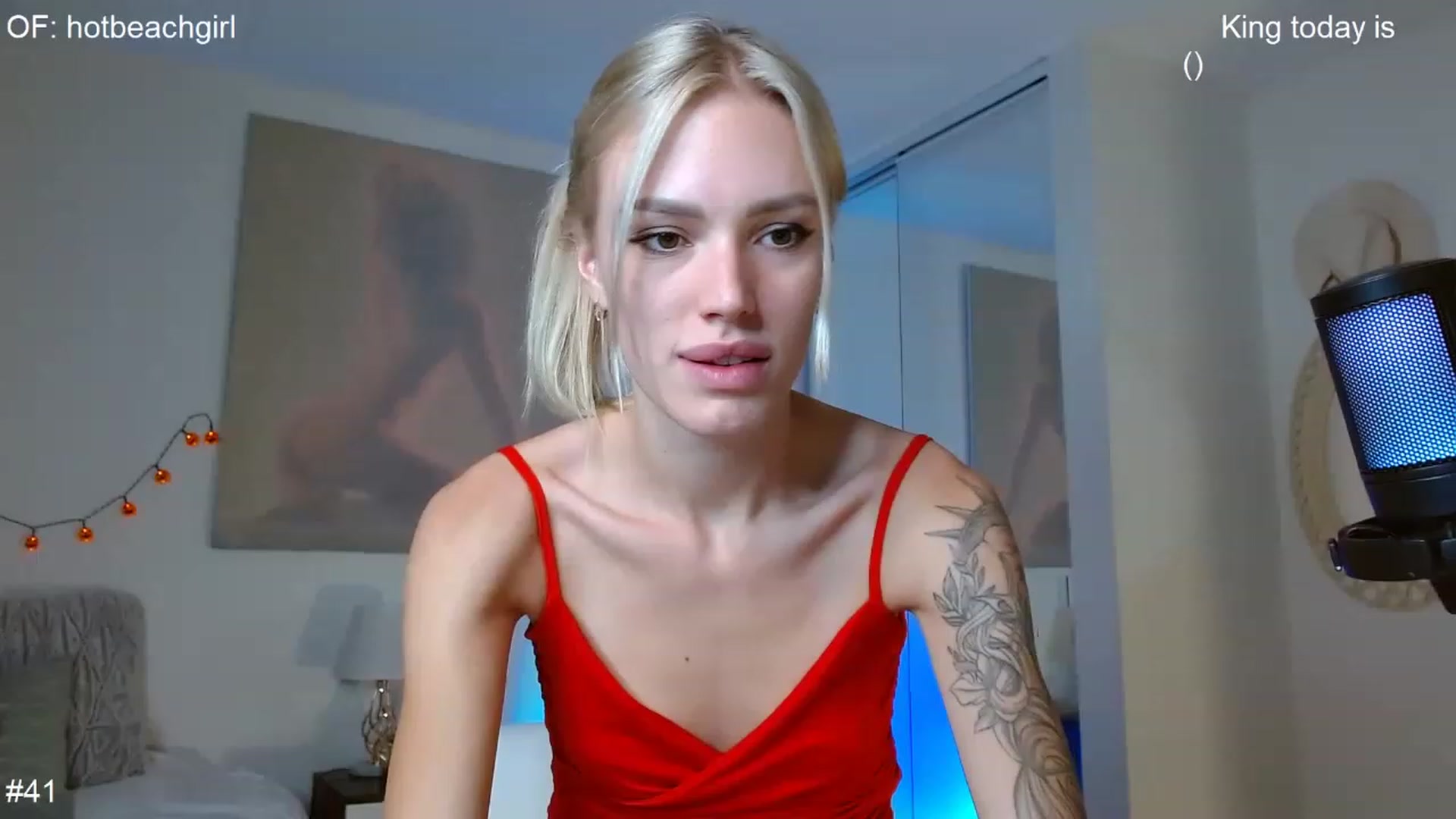 Gallery image thumbnail from Ohbabykelly's myfreecams stream on, 11/16/2022, 02:15 image 18 of 20