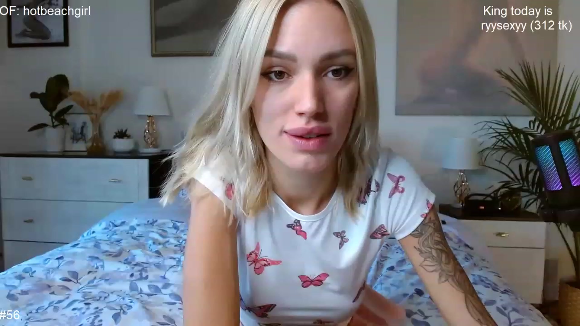 Gallery image thumbnail from Ohbabykelly's myfreecams stream on, 11/22/2022, 19:46 image 12 of 20