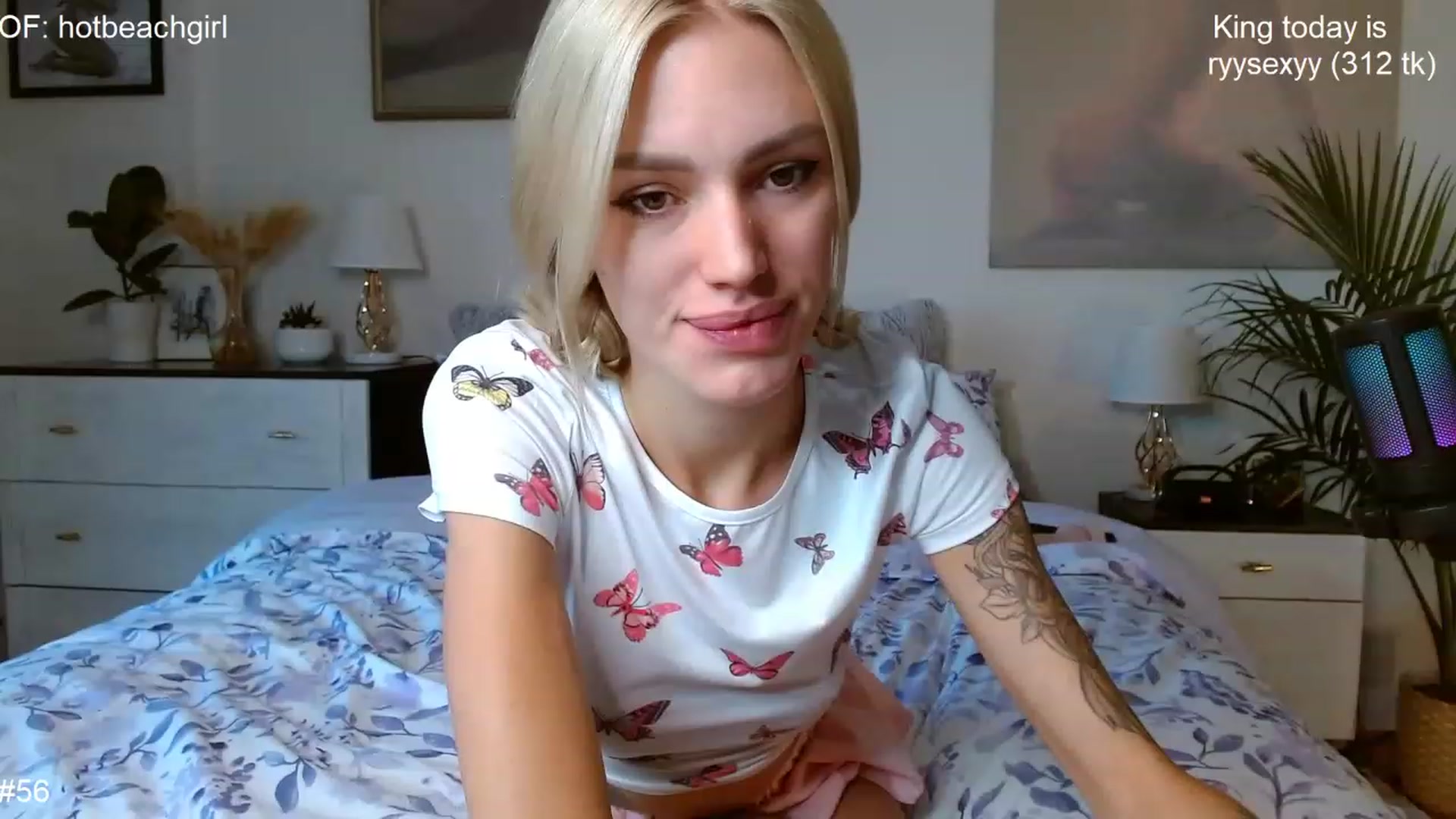 Gallery image thumbnail from Ohbabykelly's myfreecams stream on, 11/22/2022, 19:46 image 19 of 20