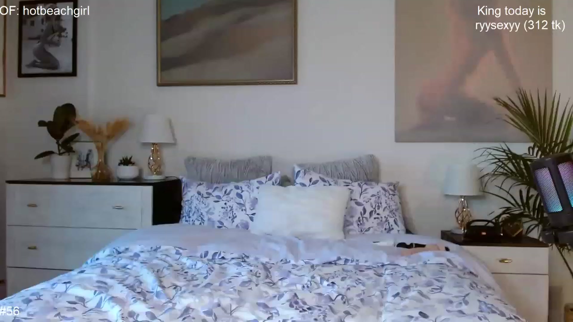 Gallery image thumbnail from Ohbabykelly's myfreecams stream on, 11/22/2022, 20:17 image 14 of 20