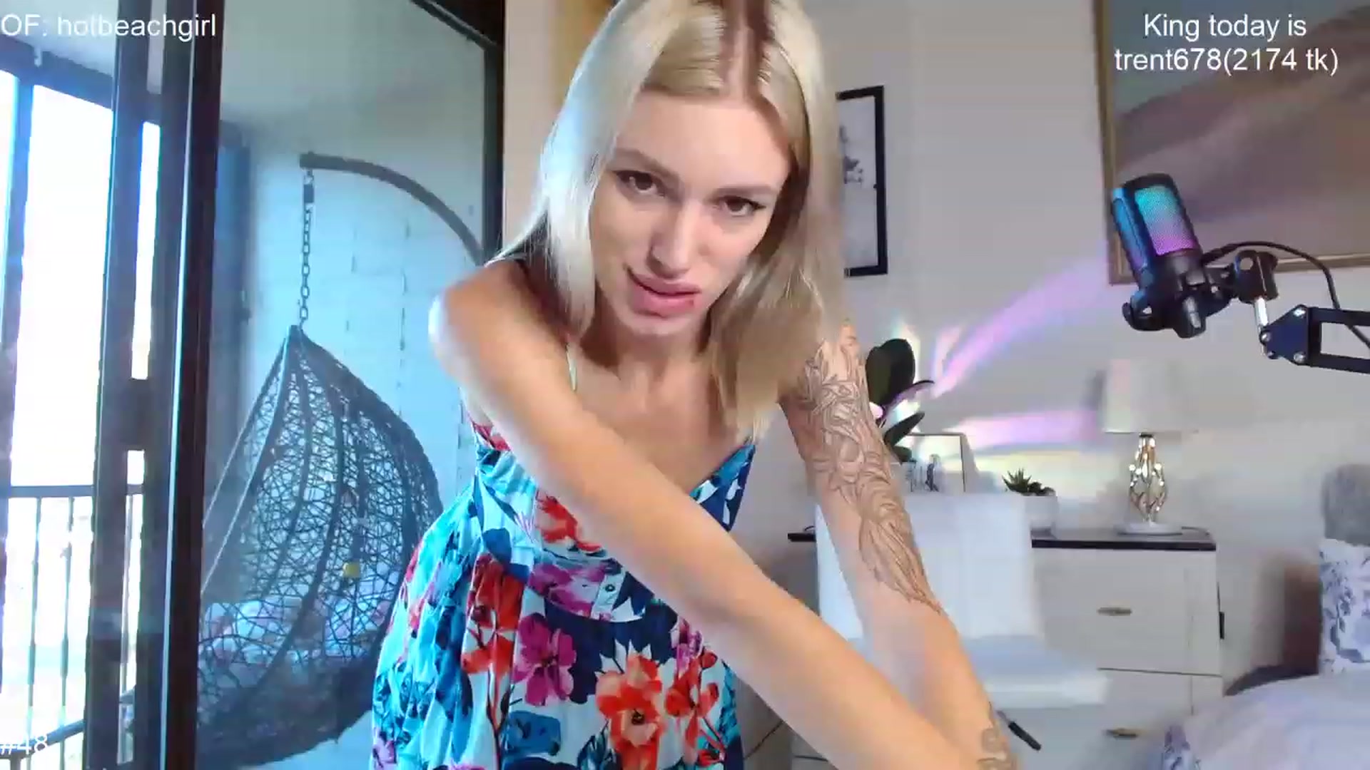 Gallery image thumbnail from Ohbabykelly's myfreecams stream on, 11/25/2022, 20:50 image 7 of 20