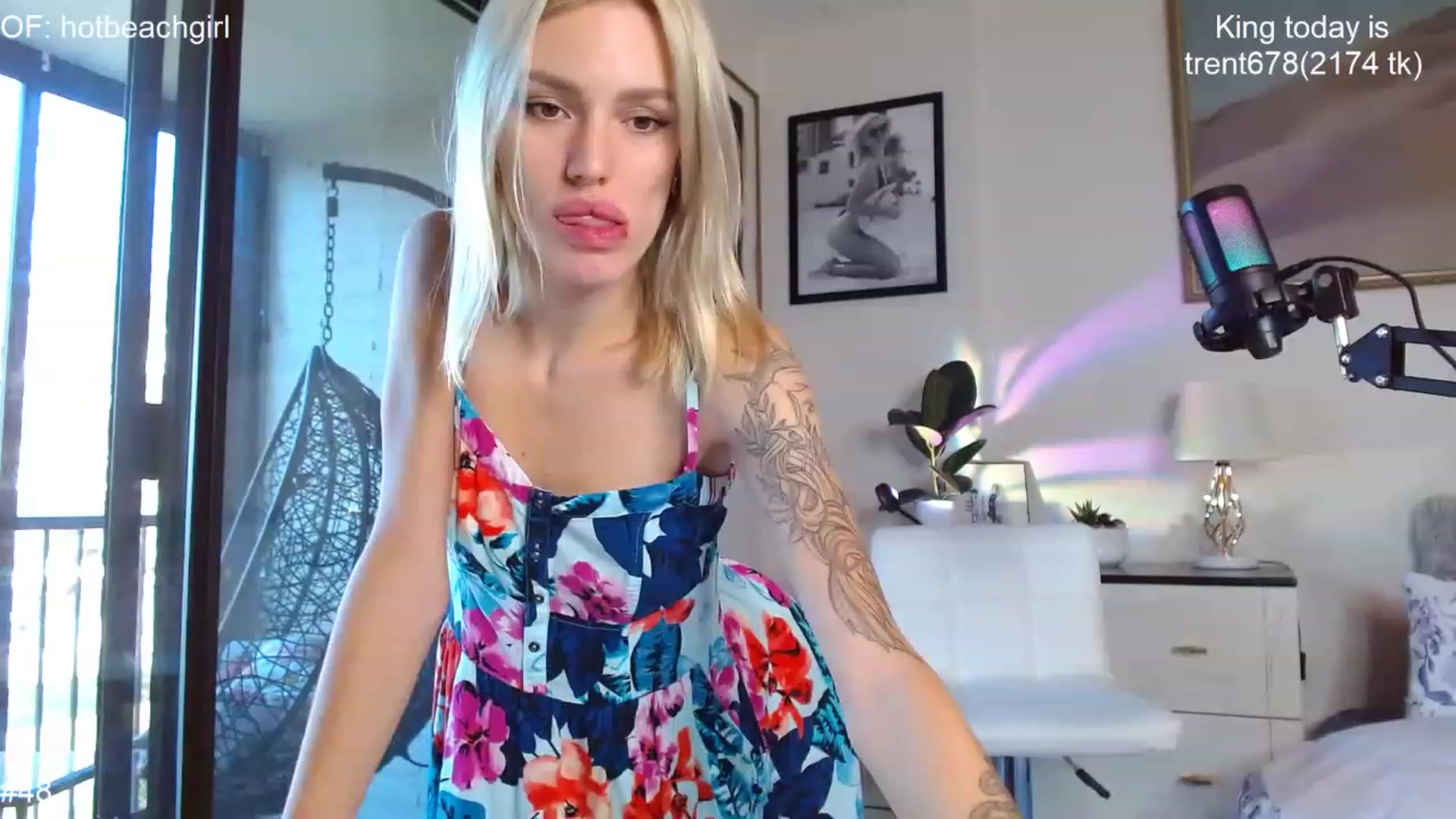 Gallery image thumbnail from Ohbabykelly's myfreecams stream on, 11/25/2022, 20:50 image 9 of 20