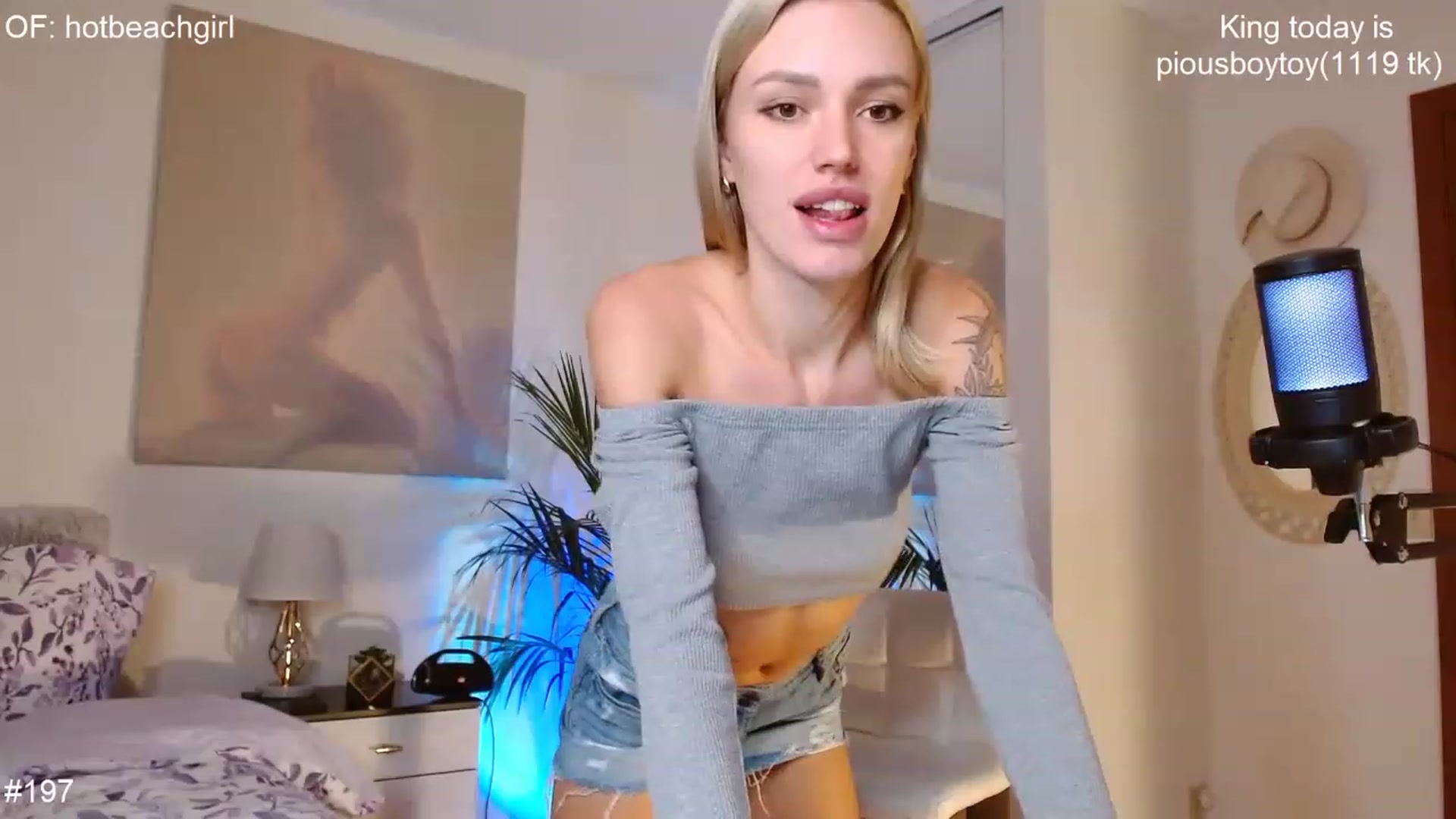 Gallery image thumbnail from Ohbabykelly's myfreecams stream on, 12/04/2022, 04:30 image 2 of 20
