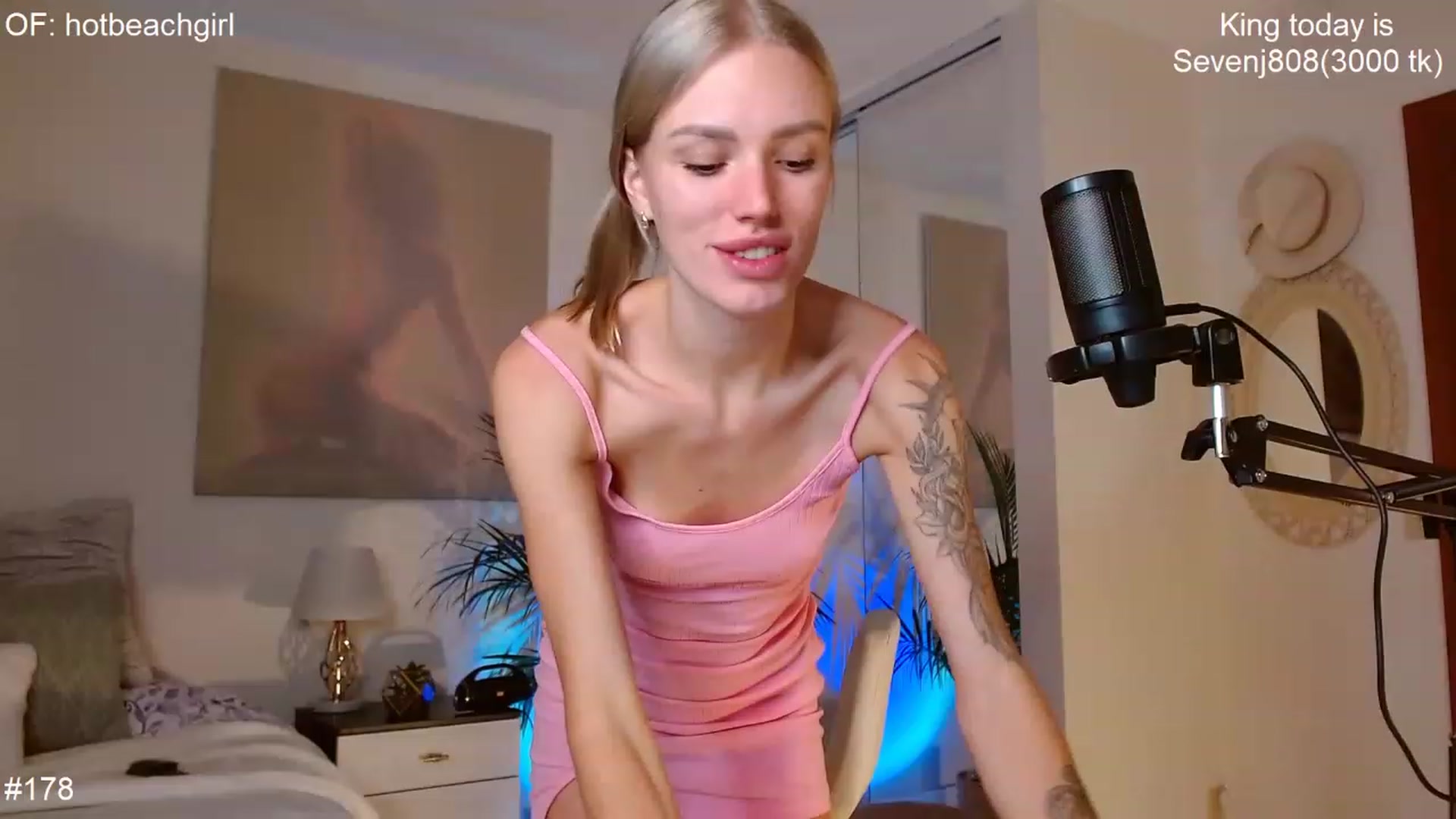 Gallery image thumbnail from Ohbabykelly's myfreecams stream on, 12/09/2022, 06:08 image 12 of 20