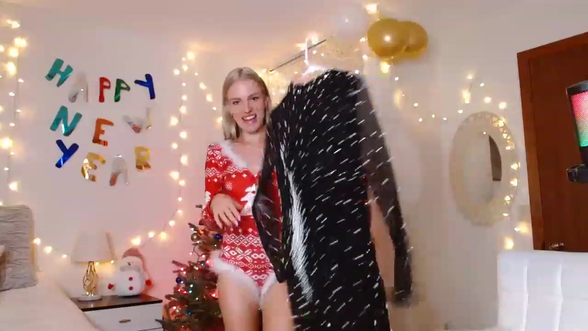 Gallery image thumbnail from Ohbabykelly's myfreecams stream on, 01/01/2023, 02:18 image 16 of 20