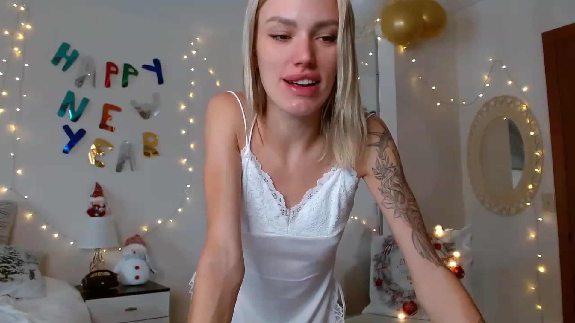 Gallery image thumbnail from Ohbabykelly's myfreecams stream on, 01/01/2023, 18:39 image 6 of 20