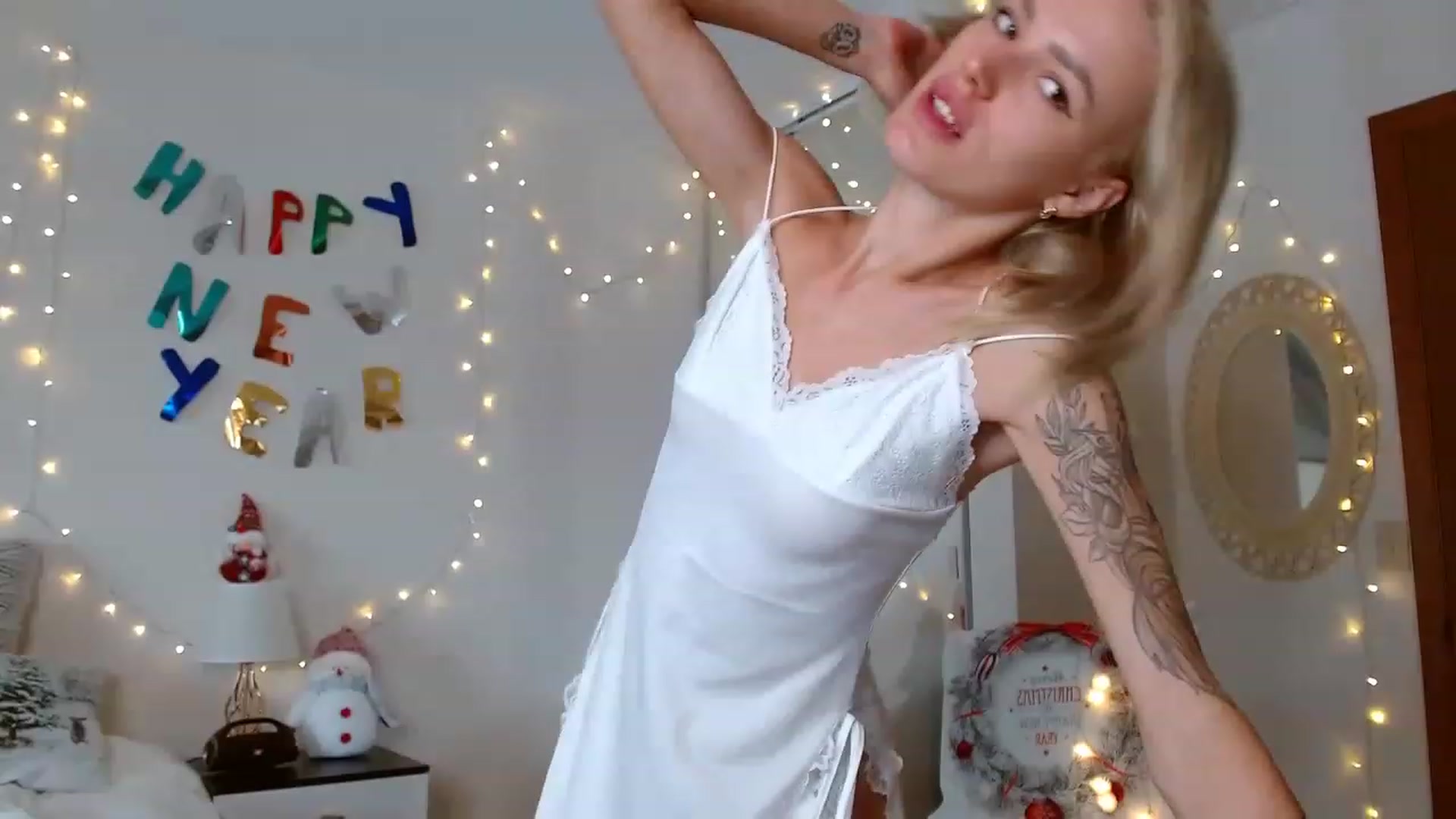 Gallery image thumbnail from Ohbabykelly's myfreecams stream on, 01/01/2023, 18:39 image 10 of 20