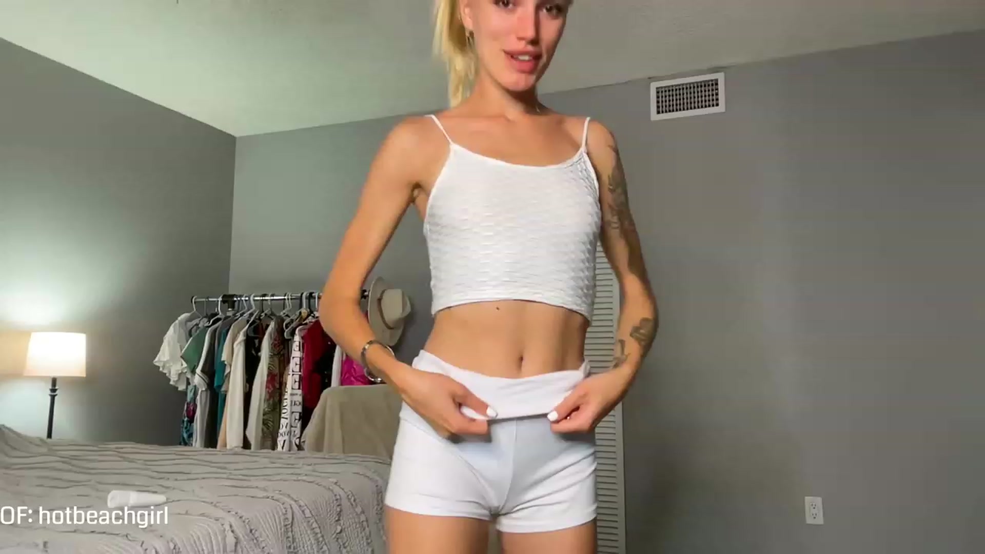 Gallery image thumbnail from Ohbabykelly's myfreecams stream on, 03/22/2023, 03:58 image 15 of 20