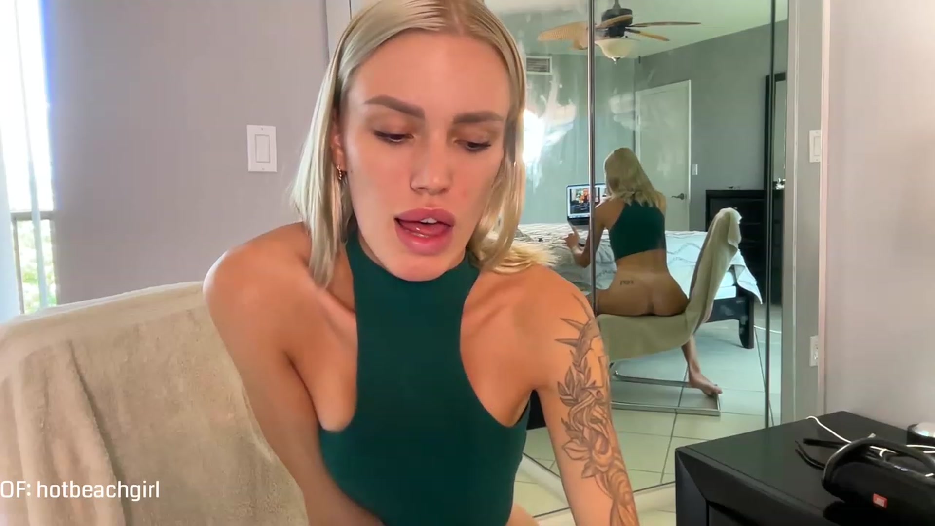 Gallery image thumbnail from Ohbabykelly's myfreecams stream on, 04/03/2023, 20:52 image 2 of 20