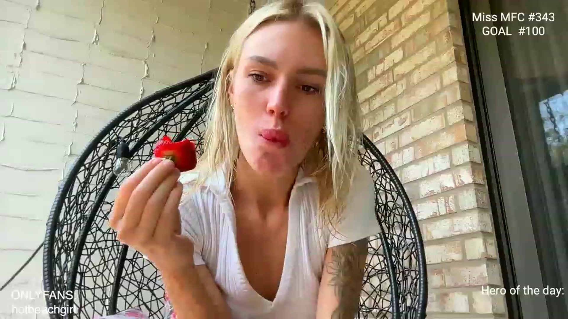 Gallery image thumbnail from Ohbabykelly's myfreecams stream on, 06/04/2023, 17:43 image 7 of 20