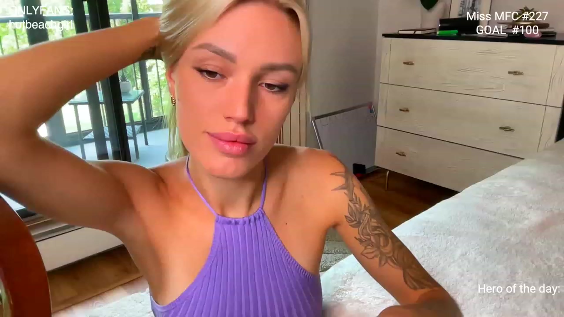 Gallery image thumbnail from Ohbabykelly's myfreecams stream on, 06/06/2023, 20:56 image 10 of 20