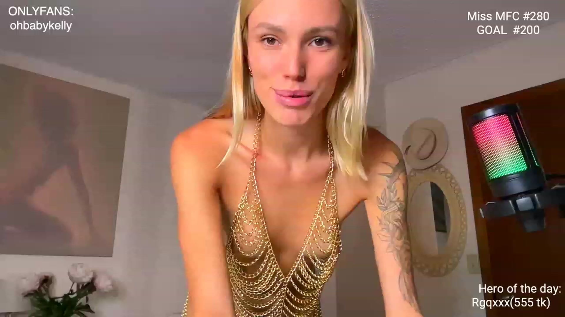 Gallery image thumbnail from Ohbabykelly's myfreecams stream on, 06/12/2023, 01:58 image 12 of 20