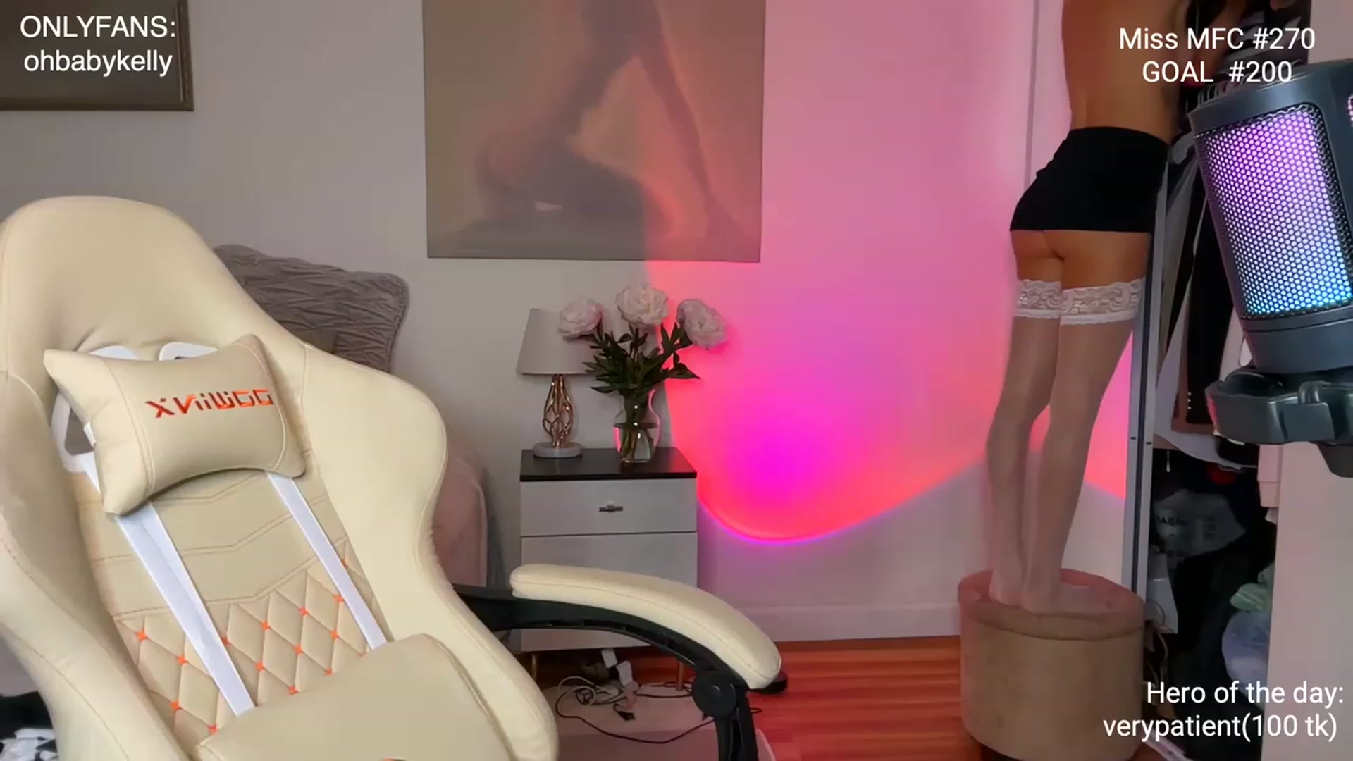 Gallery image thumbnail from Ohbabykelly's myfreecams stream on, 06/13/2023, 02:31 image 18 of 20