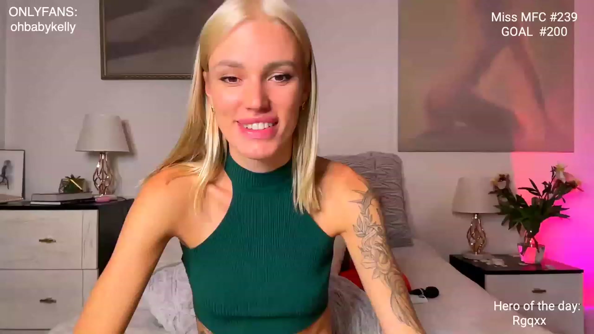 Gallery image thumbnail from Ohbabykelly's myfreecams stream on, 06/14/2023, 03:35 image 1 of 20