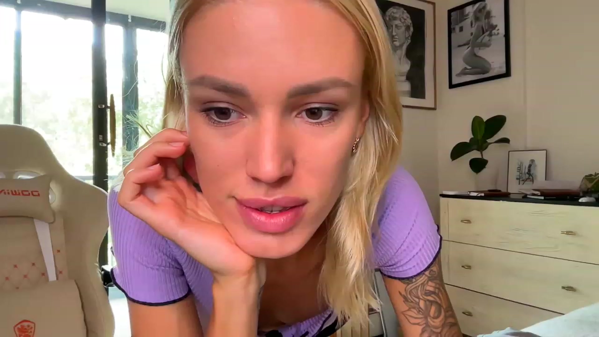 Gallery image thumbnail from Ohbabykelly's myfreecams stream on, 06/24/2023, 19:04 image 18 of 20