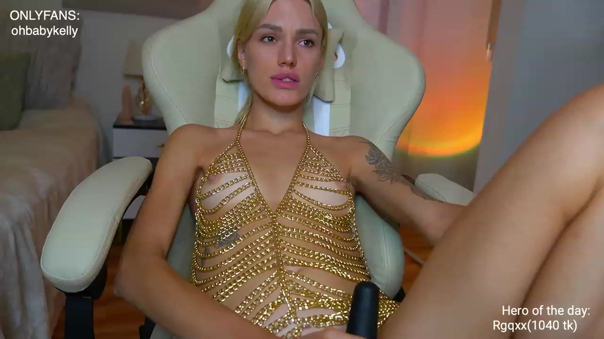 Gallery image thumbnail from Ohbabykelly's myfreecams stream on, 06/26/2023, 02:12 image 10 of 20