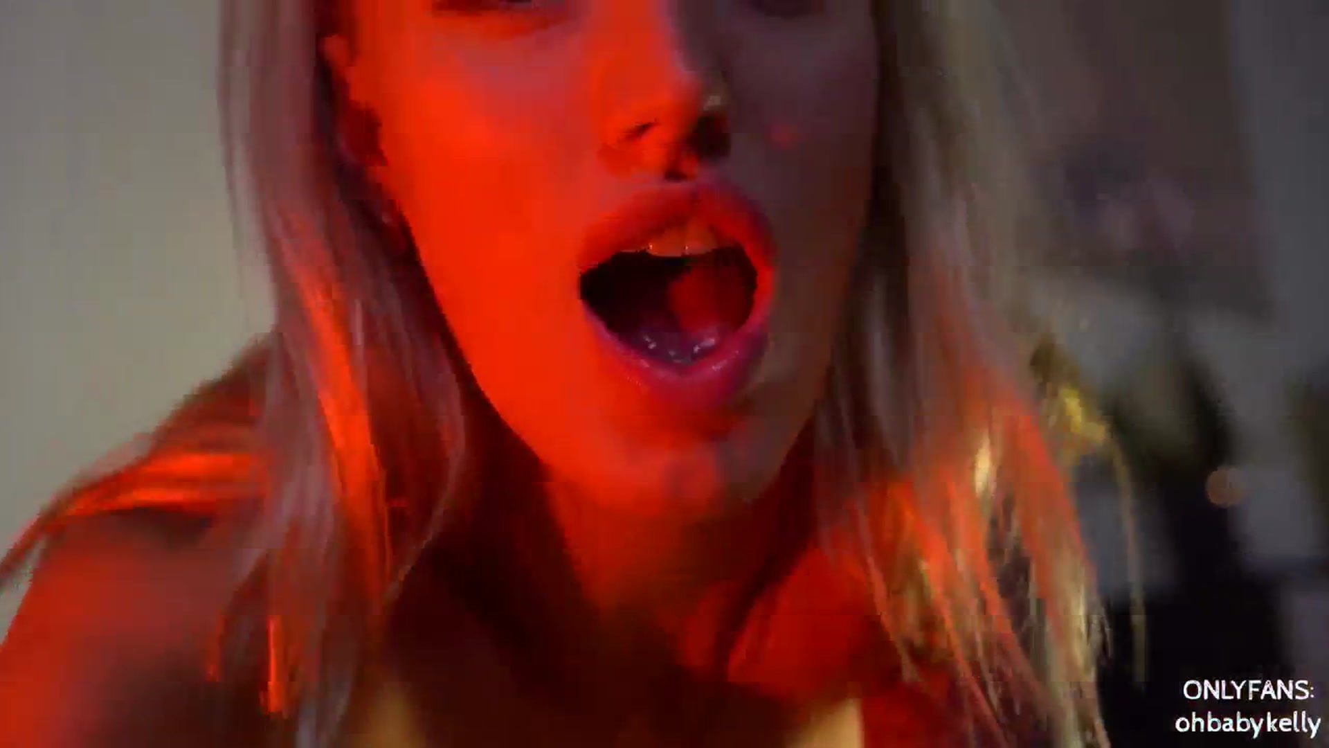 Gallery image thumbnail from Ohbabykelly's myfreecams stream on, 08/28/2023, 04:42 image 2 of 20