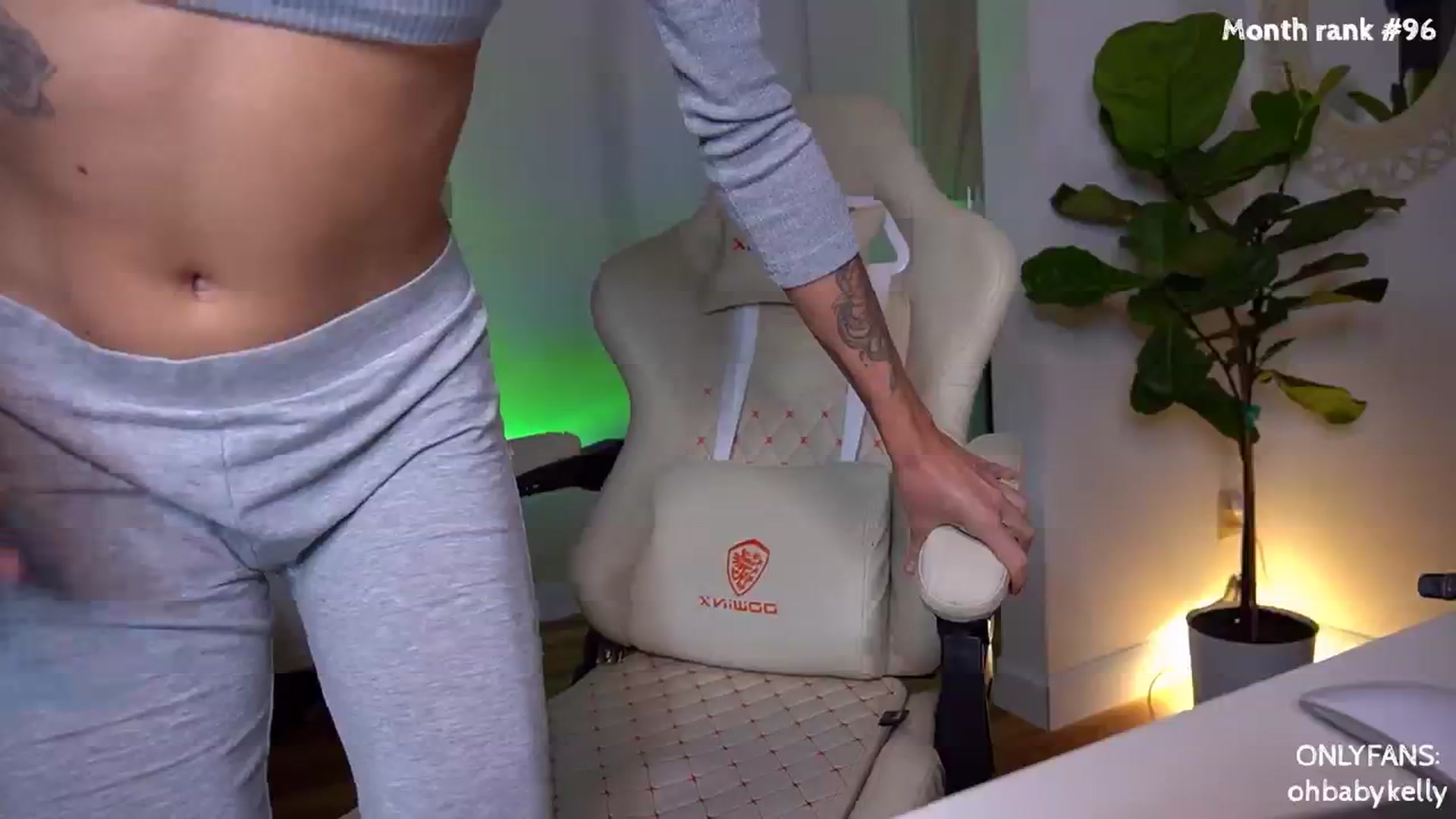 Gallery image thumbnail from Ohbabykelly's myfreecams stream on, 09/13/2023, 02:12 image 14 of 20