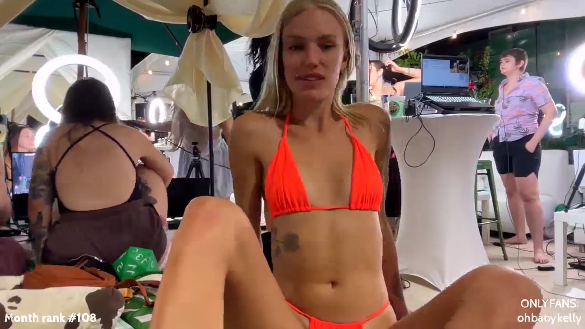 Gallery image thumbnail from Ohbabykelly's myfreecams stream on, 10/11/2023, 03:50 image 7 of 20