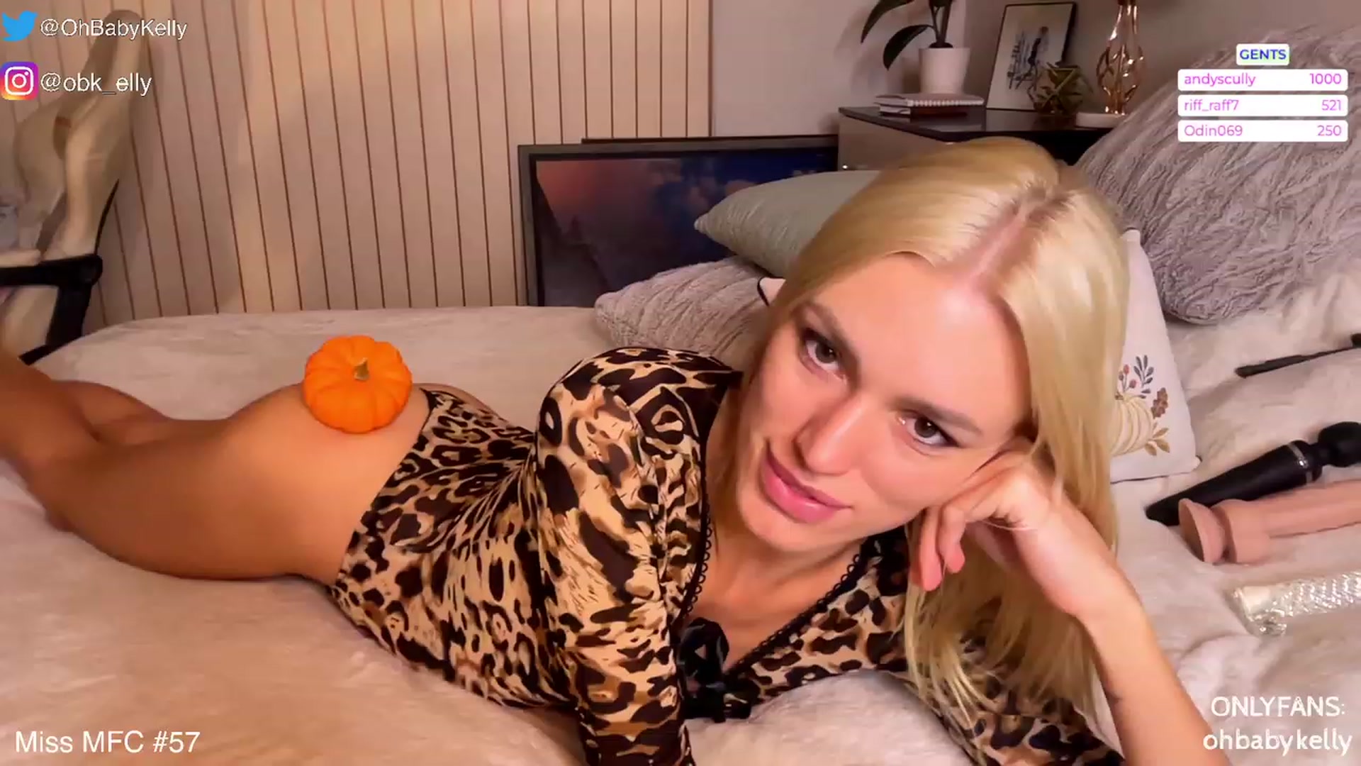 Gallery image thumbnail from Ohbabykelly's myfreecams stream on, 10/27/2023, 05:38 image 15 of 20
