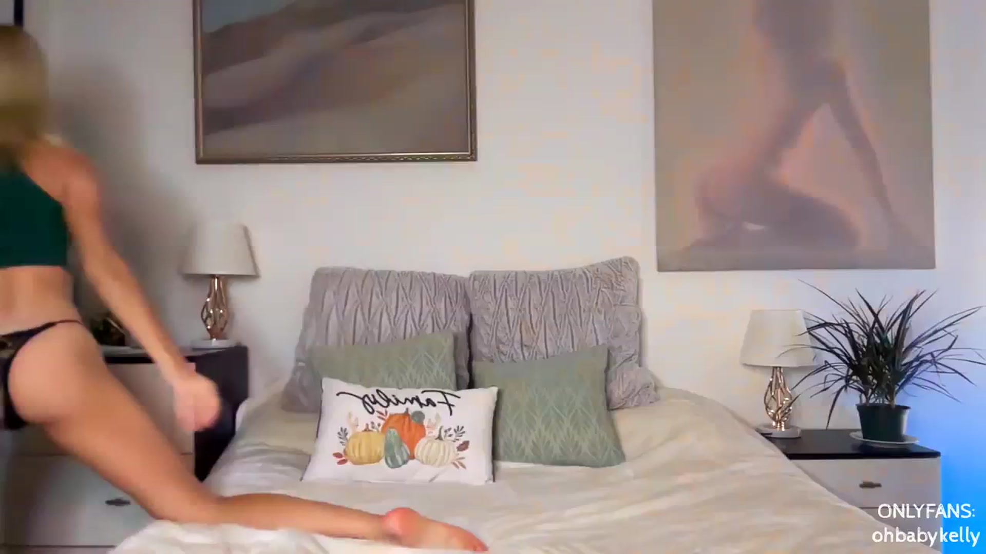 Gallery image thumbnail from Ohbabykelly's myfreecams stream on, 11/10/2023, 23:08 image 1 of 20