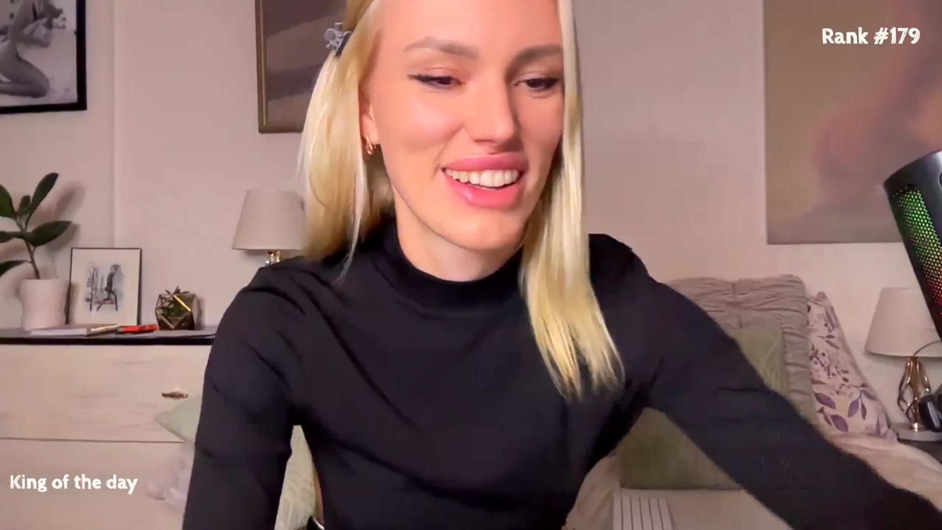 Gallery image thumbnail from Ohbabykelly's myfreecams stream on, 11/17/2023, 01:31 image 15 of 20