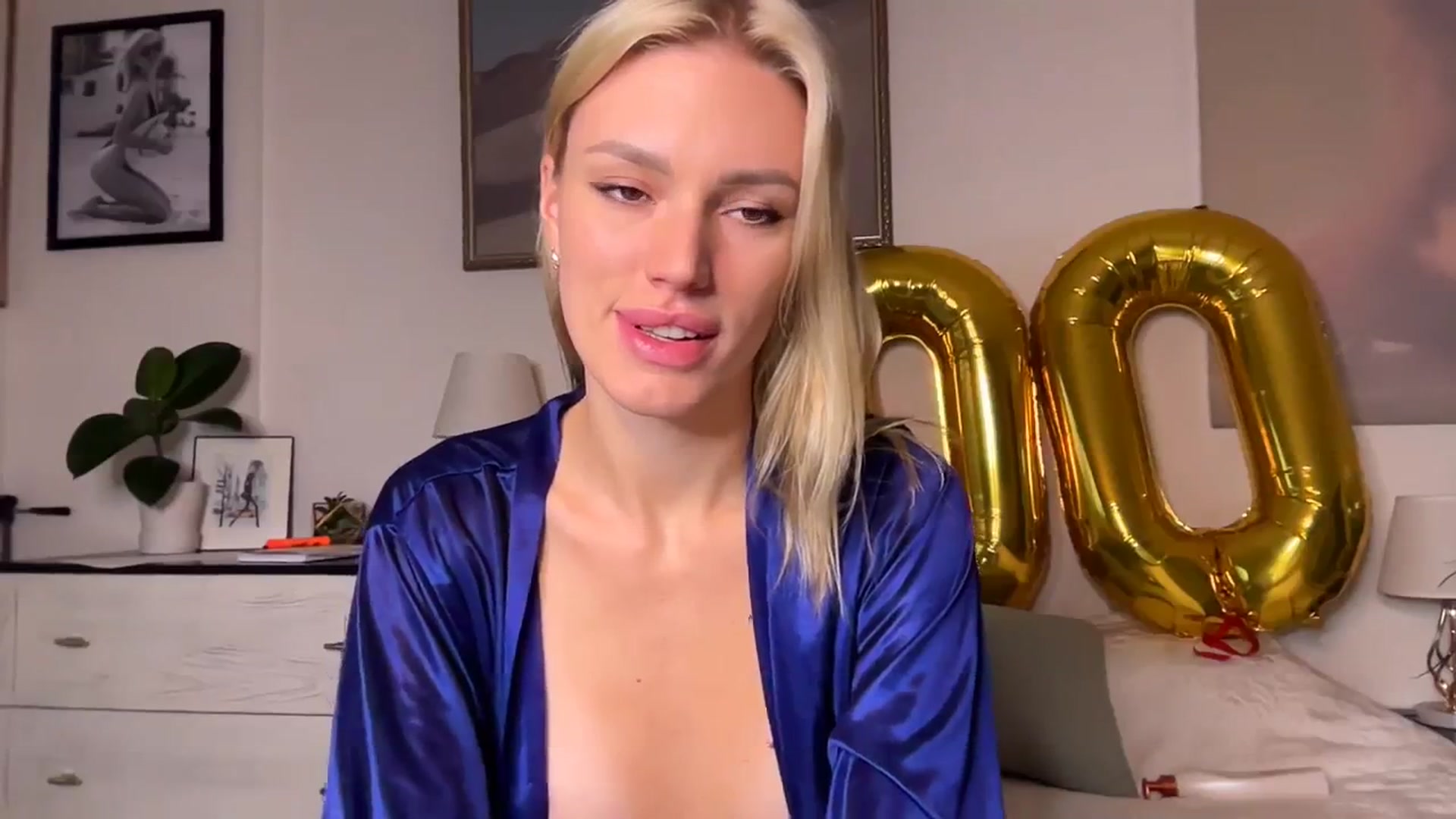 Gallery image thumbnail from Ohbabykelly's myfreecams stream on, 12/03/2023, 21:58 image 20 of 20