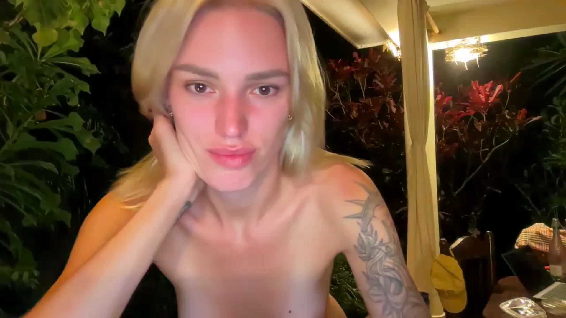 Gallery image thumbnail from Ohbabykelly's myfreecams stream on, 12/19/2023, 24:04 image 1 of 20