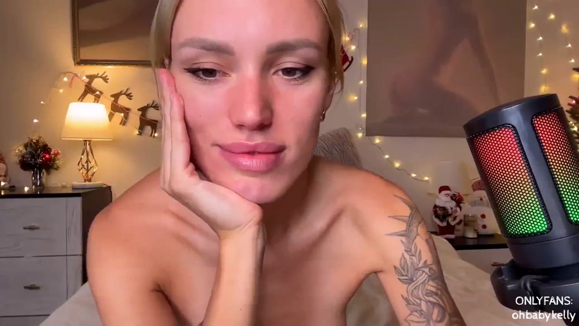 Gallery image thumbnail from Ohbabykelly's myfreecams stream on, 01/07/2024, 20:50 image 20 of 20