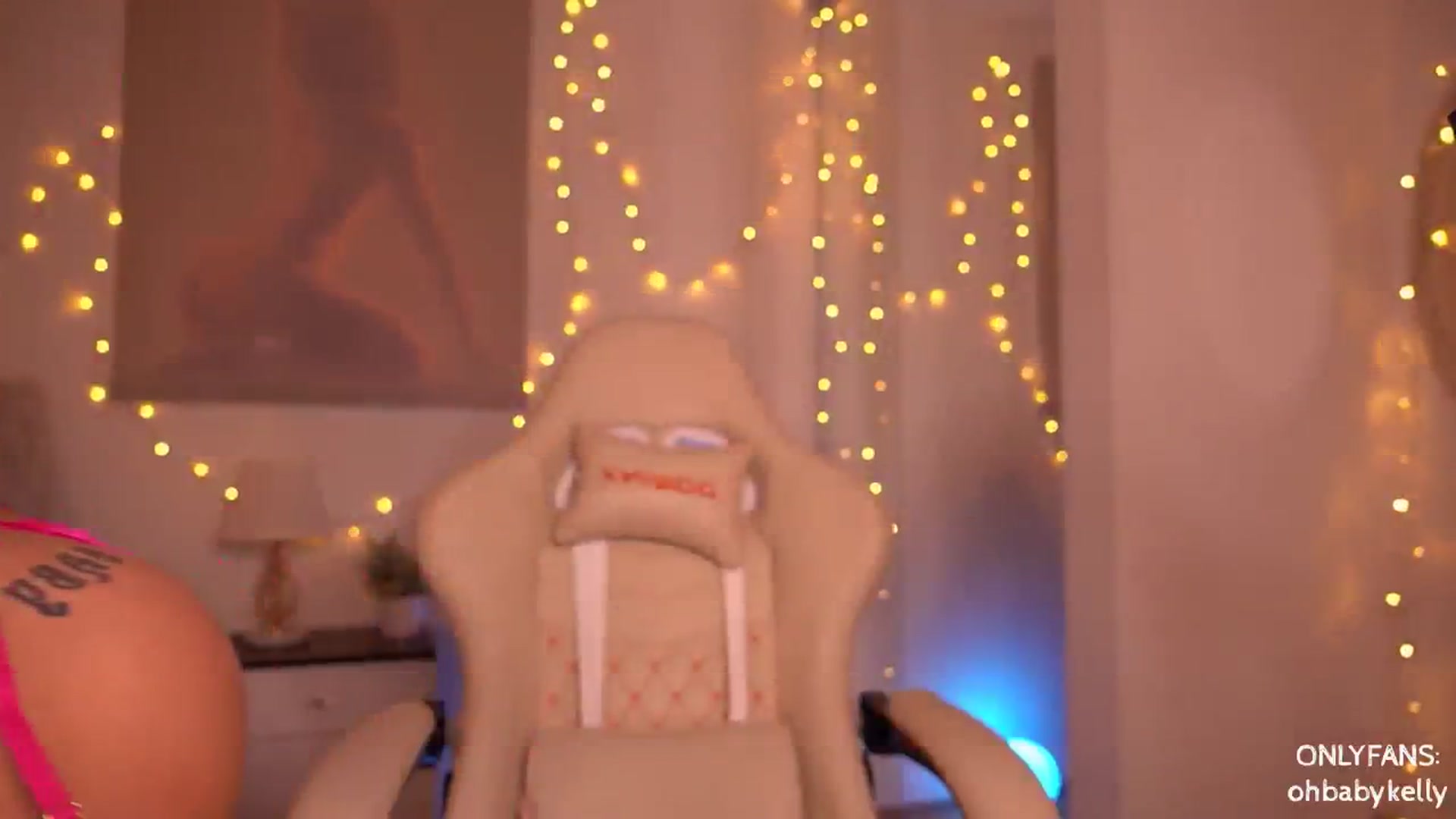 Gallery image thumbnail from Ohbabykelly's myfreecams stream on, 01/22/2024, 02:58 image 15 of 20