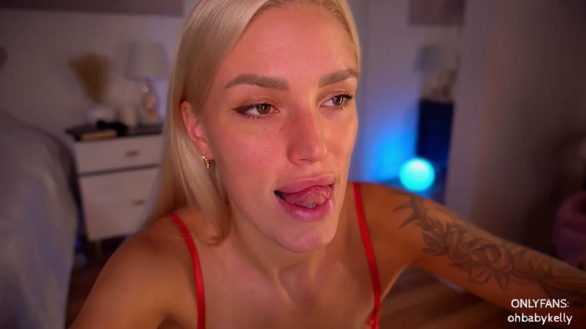 Gallery image thumbnail from Ohbabykelly's myfreecams stream on, 05/14/2024, 03:31 image 9 of 20