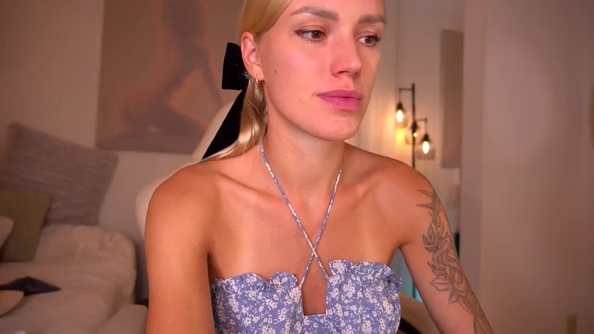 Gallery image thumbnail from Ohbabykelly's myfreecams stream on, 06/27/2024, 06:00 image 2 of 20