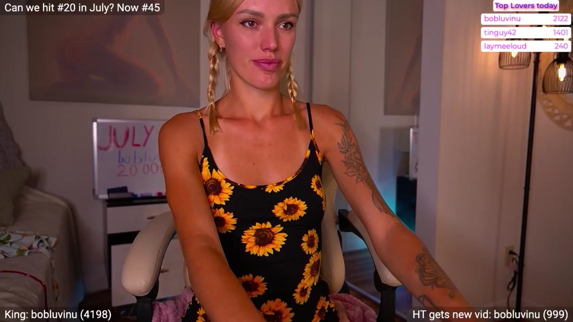 Gallery image thumbnail from Ohbabykelly's myfreecams stream on, 07/31/2024, 03:39 image 1 of 20