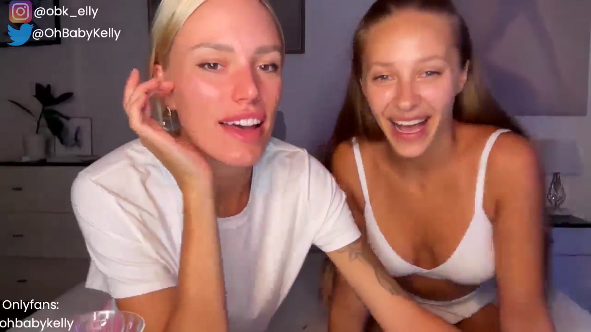 Gallery image thumbnail from Ohbabykelly's myfreecams stream on, 08/28/2024, 02:04 image 7 of 20