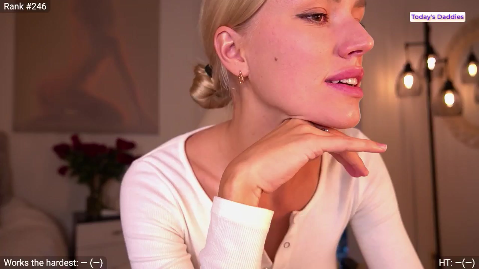 Gallery image thumbnail from Ohbabykelly's myfreecams stream on, 11/15/2024, 01:39 image 4 of 20