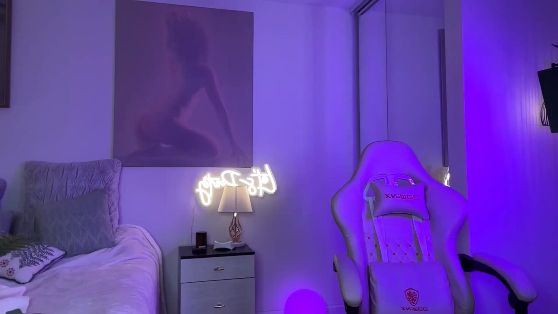 Gallery image thumbnail from Ohbabykelly's myfreecams stream on, 04/11/2025, 02:32 image 12 of 20