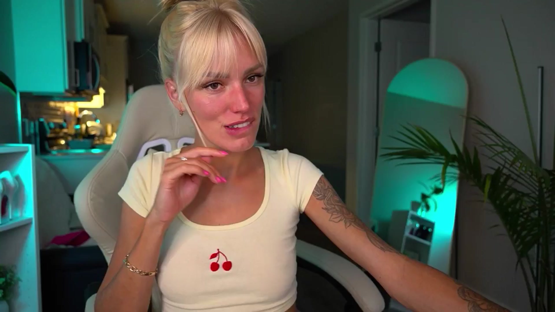 Gallery image thumbnail from Ohbabykelly's myfreecams stream on, 09/17/2025, 02:19 image 3 of 20