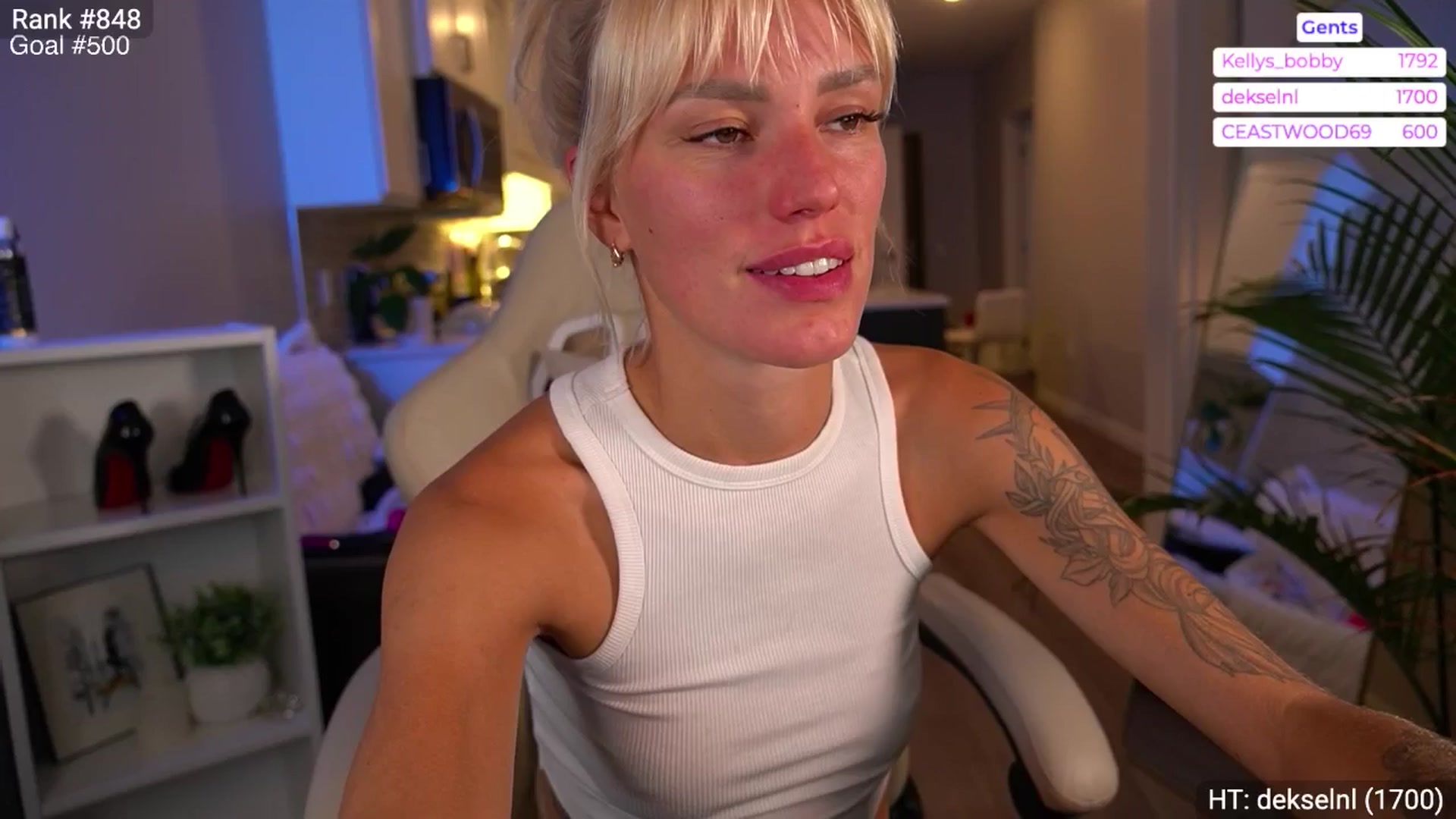 Gallery image thumbnail from Ohbabykelly's myfreecams stream on, 09/22/2025, 03:38 image 9 of 20