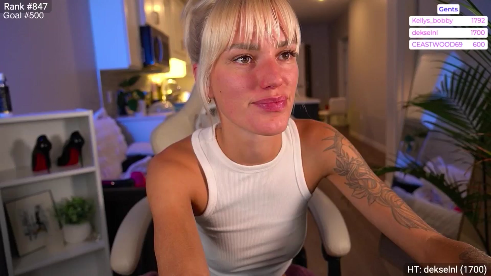 Gallery image thumbnail from Ohbabykelly's myfreecams stream on, 09/22/2025, 03:38 image 7 of 20