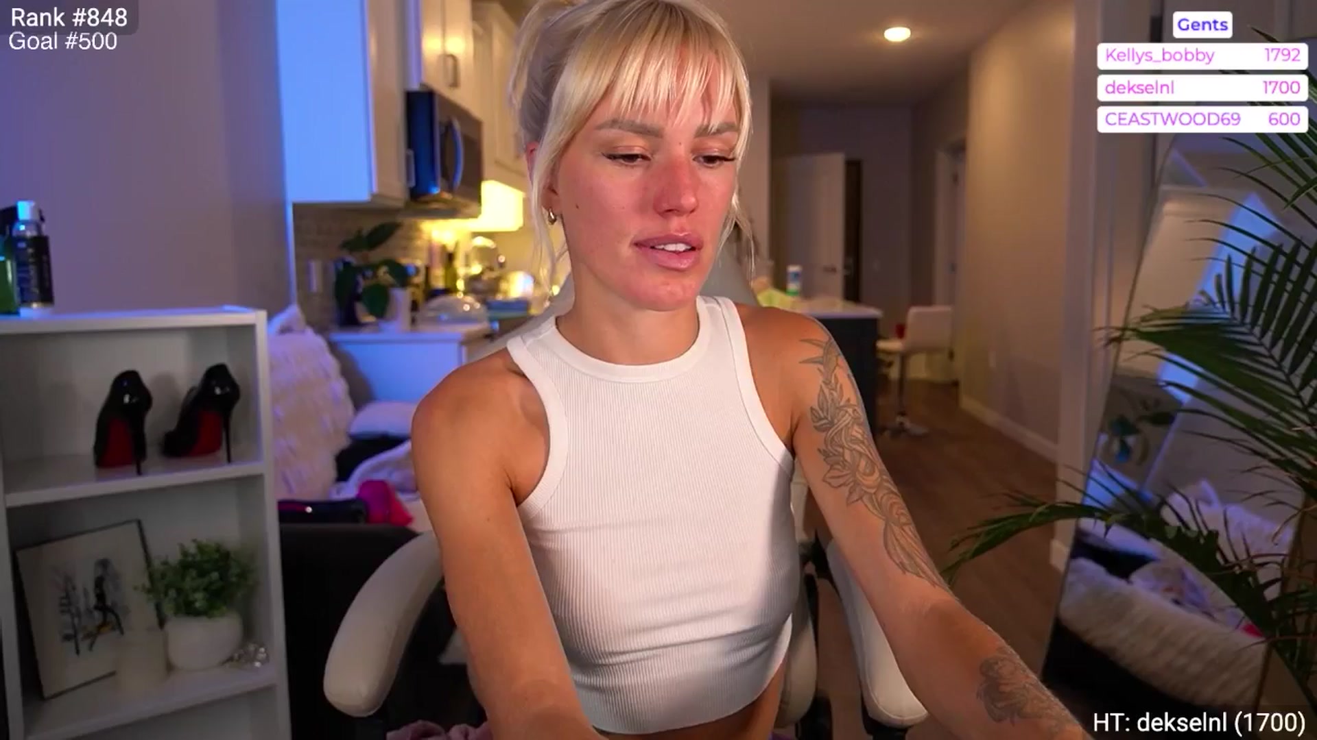 Gallery image thumbnail from Ohbabykelly's myfreecams stream on, 09/22/2025, 03:38 image 12 of 20