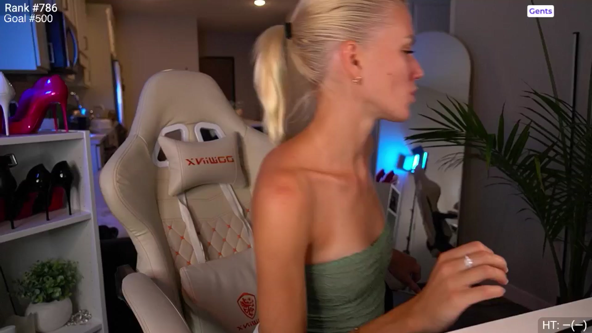 Gallery image thumbnail from Ohbabykelly's myfreecams stream on, 09/24/2025, 03:33 image 1 of 20