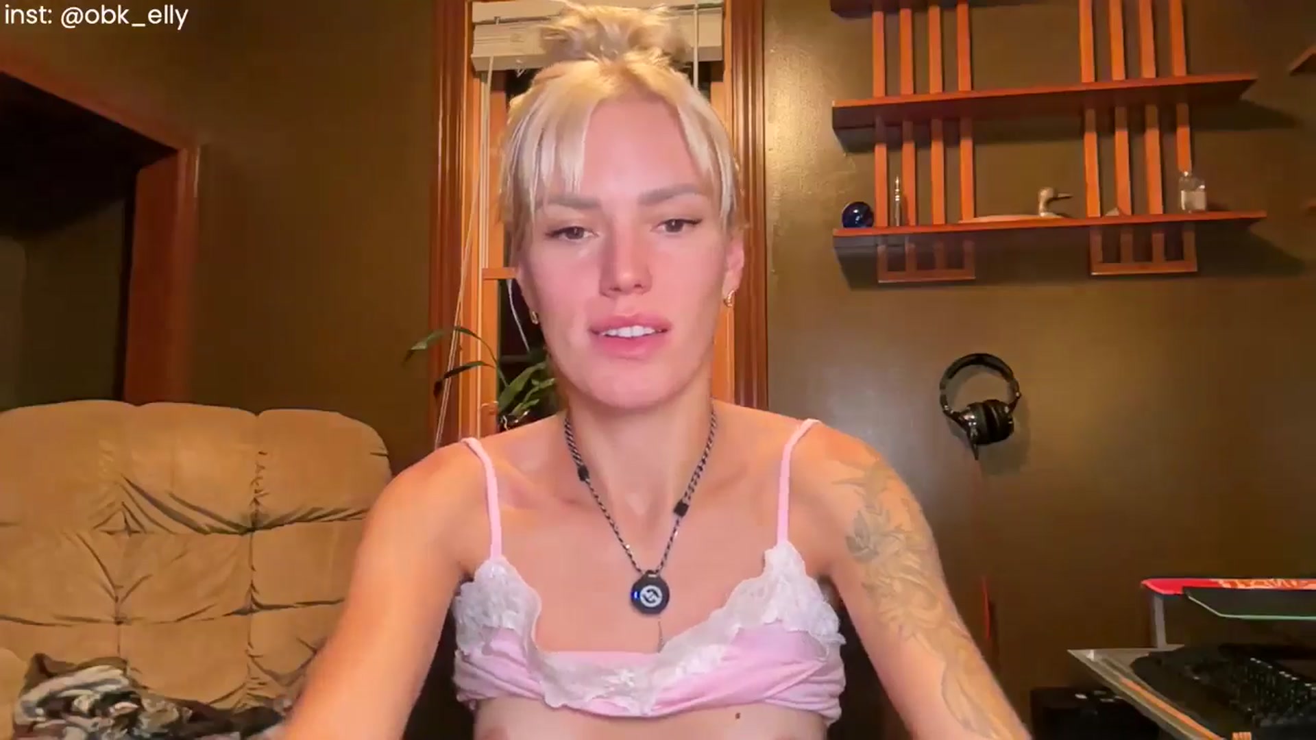 Gallery image thumbnail from Ohbabykelly's myfreecams stream on, 10/22/2025, 02:12 image 2 of 20