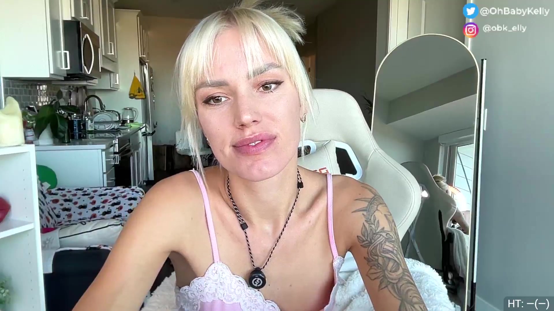 Gallery image thumbnail from Ohbabykelly's myfreecams stream on, 11/15/2025, 21:34 image 4 of 20